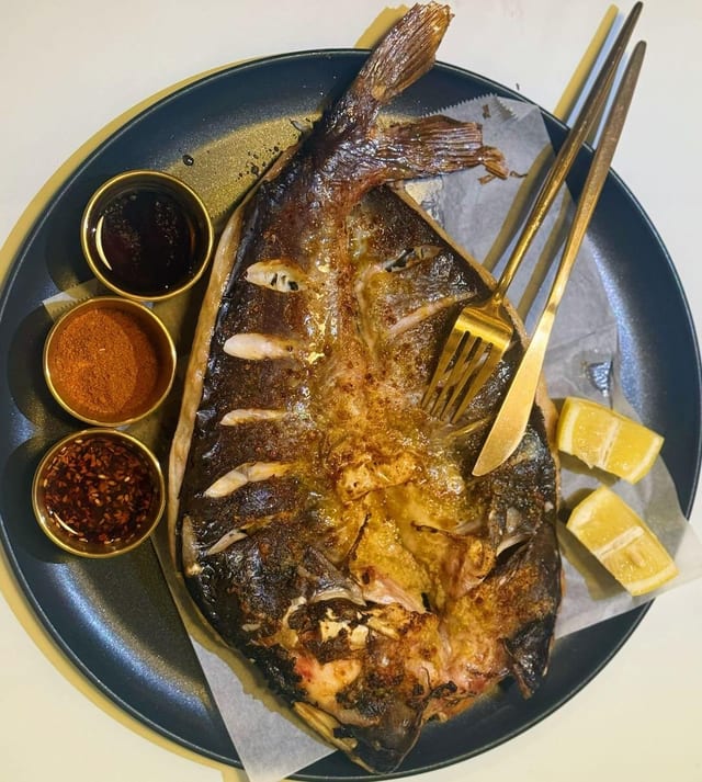 Silk Road Garlic-Roasted Whole Fish 丝路蒜香金皮烤整鱼（含鱼骨）.