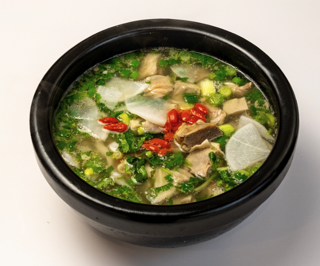 Lamb Noodles Soup 招牌清汤羊腩面.