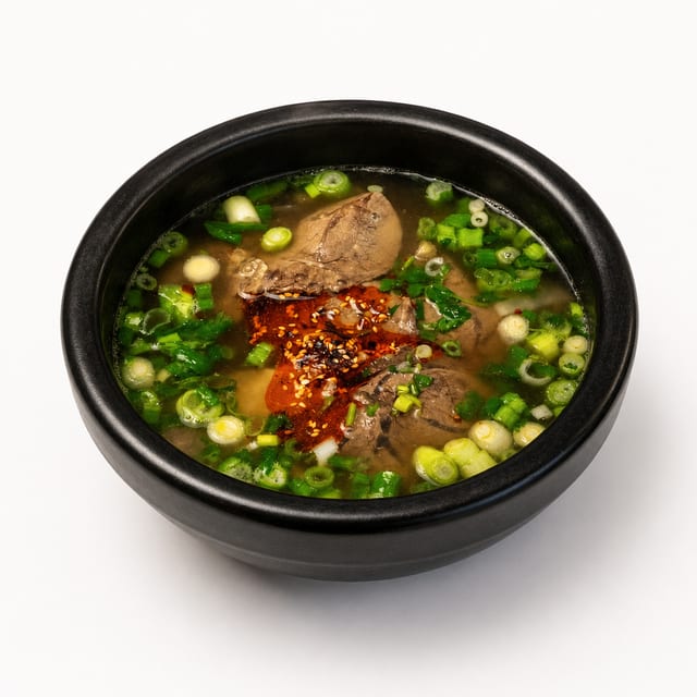 Beef Noodles Soup 招牌牛骨汤牛肉面.
