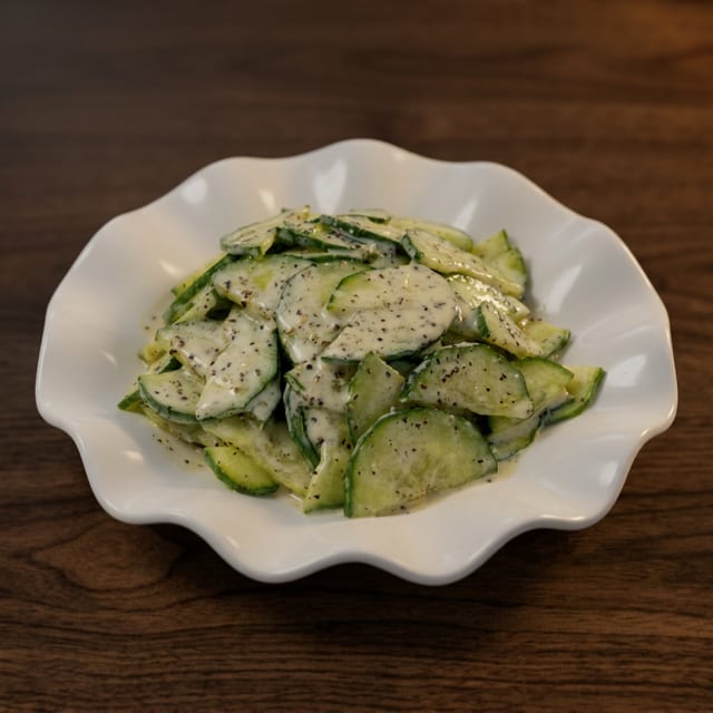 Cucumber Salad With Yogurt 酸奶黄瓜沙拉.