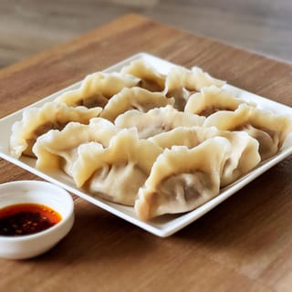 Handcrafted Dumplings - Beef with Celery (10 Piece) 手工牛肉芹菜水饺