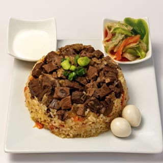 Polo (Served with Yogurt & Uyghur Salads)  手抓饭 (配酸奶&维吾尔沙拉）